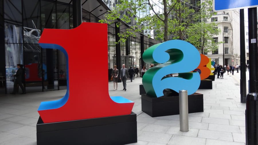 letter sculpture
