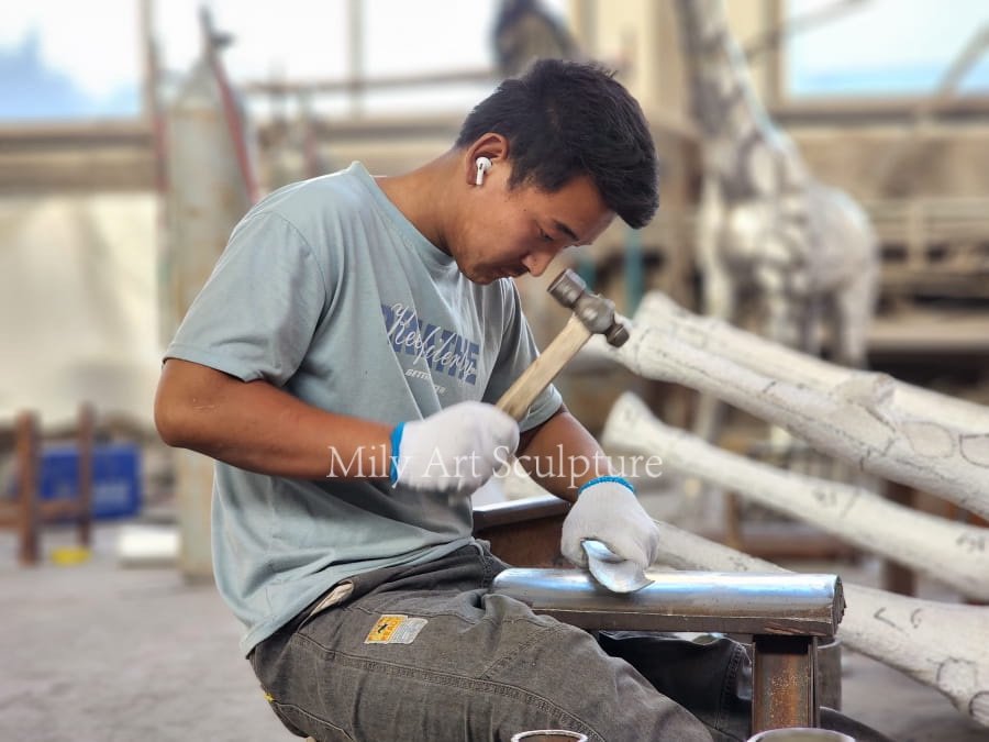 forging the stainless steel sculpture 2