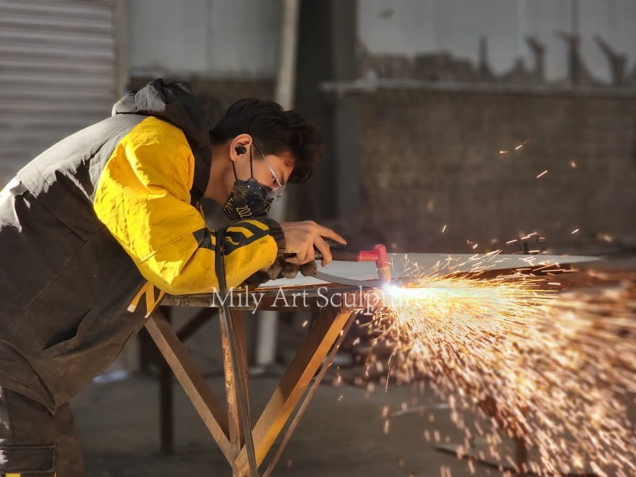 cut the stainless steel sheet