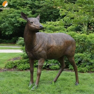 Life Size Bronze Doe Deer Statues for Park Decor